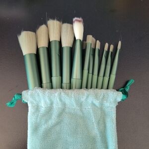Make Up Brush Set 13 Piece Green Teal Sage NEW